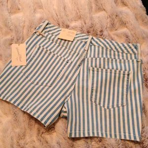 Universal thread women's size 6 shorts stripe high-rise